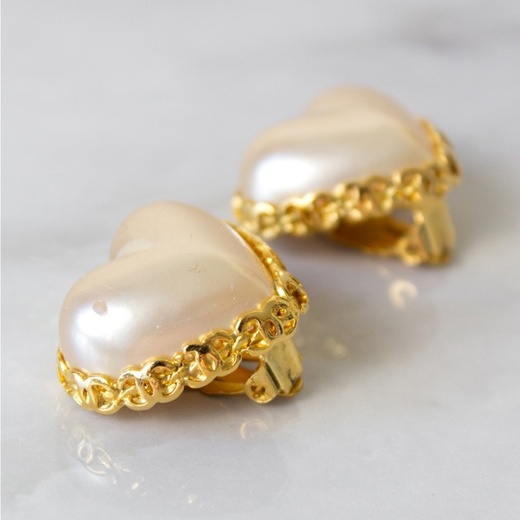 Chanel Vintage S/S1992 Pearl Heart Gold Collection 28 Clip Earrings Brooch Set - Picture 6 of 13